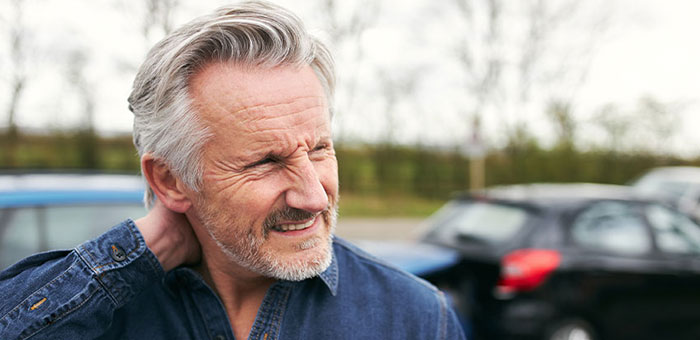 Patient receiving auto accident injury chiropractic in Maryvale for auto accident injury